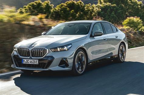 555vmw|BMW 5 Series Sedan .